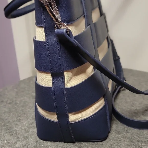 Miztique Weave Navy Tote Bag - Picture 5 of 9